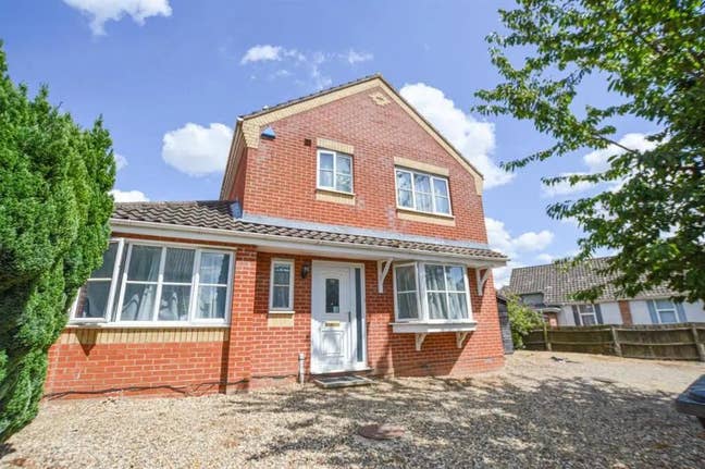 🎓 5-Bed Student House – 15 Minutes from UEA Main Photo