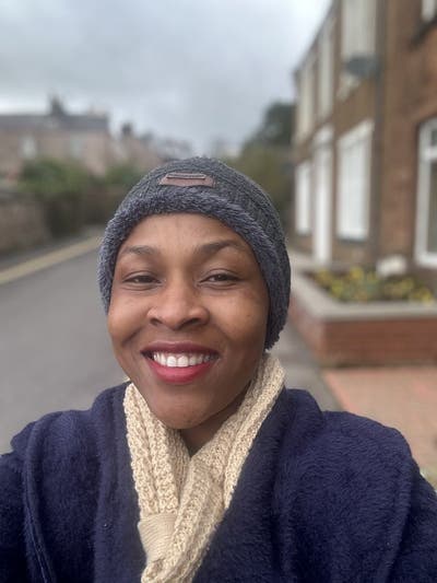 Professional Female seeks a single or double room Main Photo