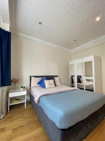 Modern Double Room in Stonebridge Park  Main Photo