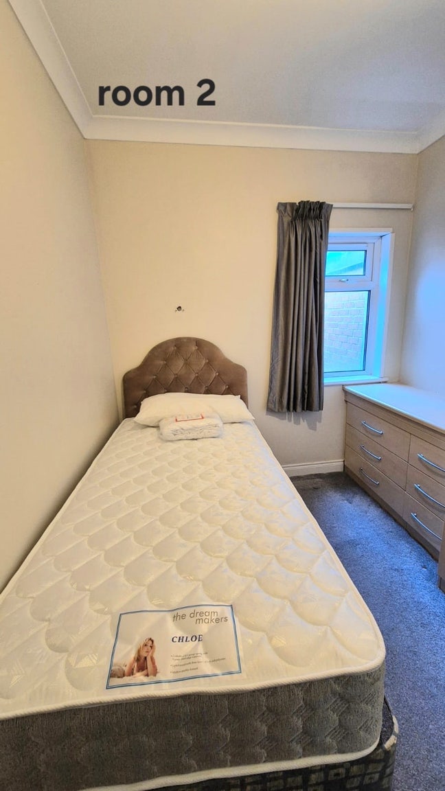 Room on Donegall Road Main Photo