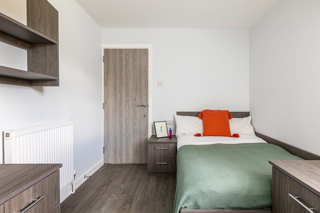Student Room Available - Hyde Park (LS6) - &pound;99pw - Main Photo
