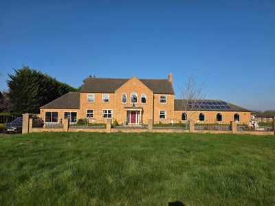 Luxury detached house in countryside Main Photo