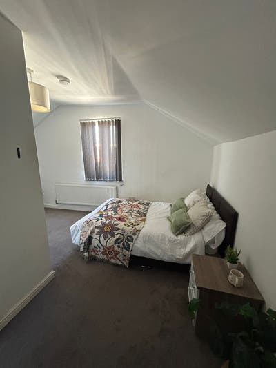 Bright & Large Double Rooms 1st Week Free Main Photo