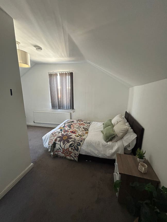 Bright & Large Double Rooms 1st Week Free Main Photo