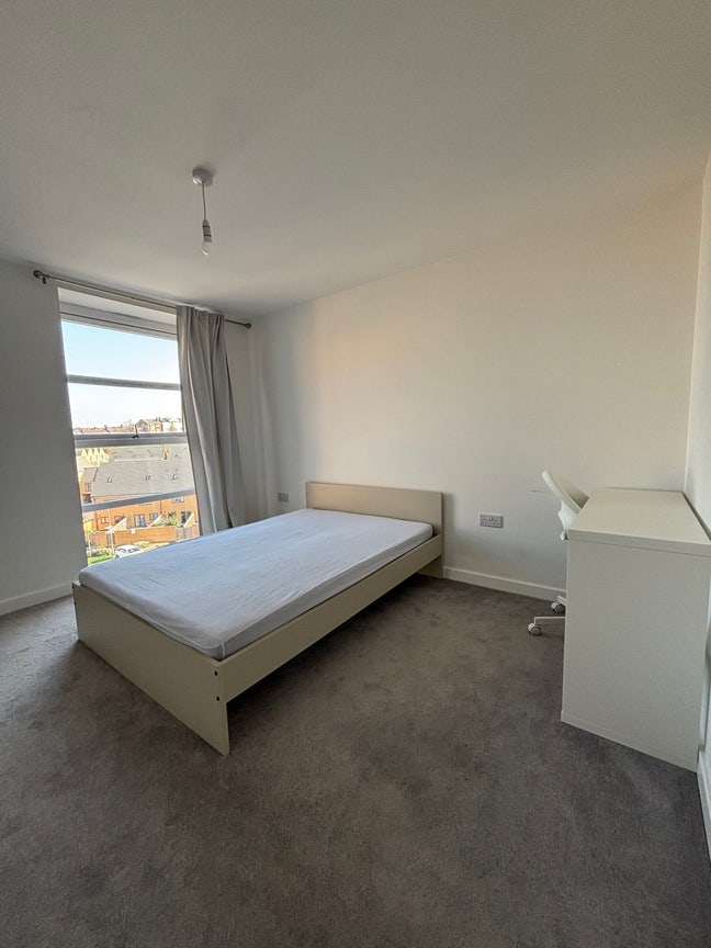 Spacious Double Room with Balcony Access Main Photo