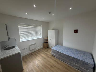 DSS-Studio Flat Avaialble in Orpington Bromley BR1 Main Photo