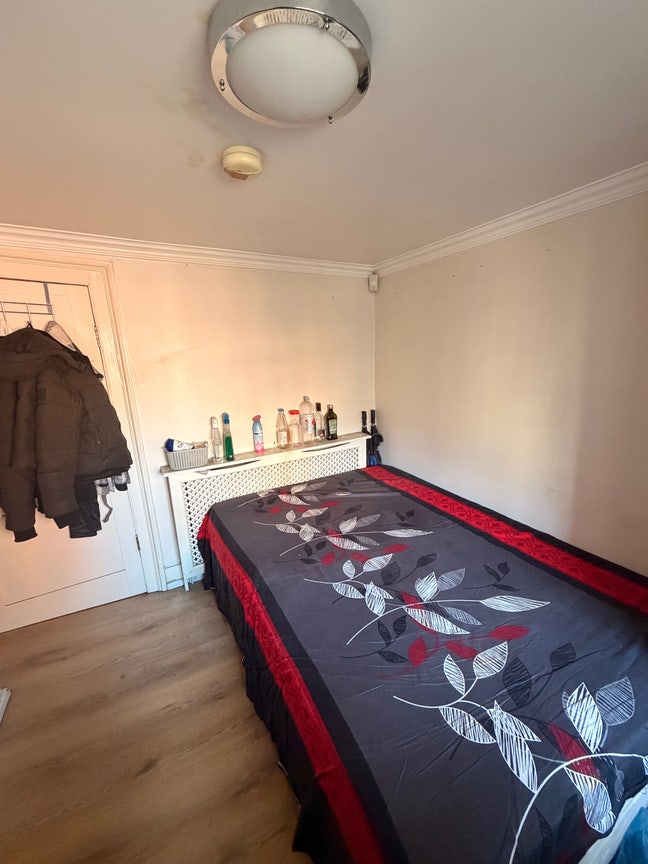 Cozy Double Bedroom in the hearts of Canary Wharf  Main Photo