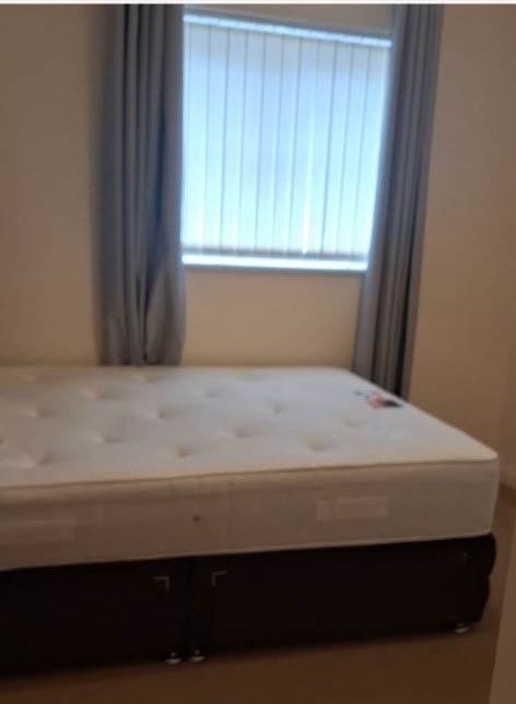 Furnished Double Room | 2-Bed Flat | SK14 Main Photo