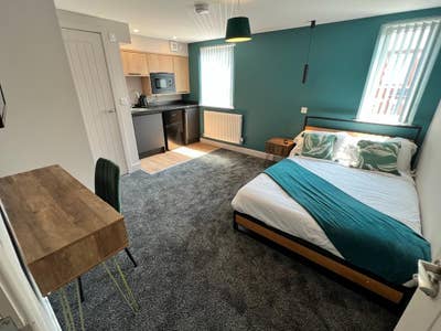 >>Super En-suite, room Central Location<< Main Photo