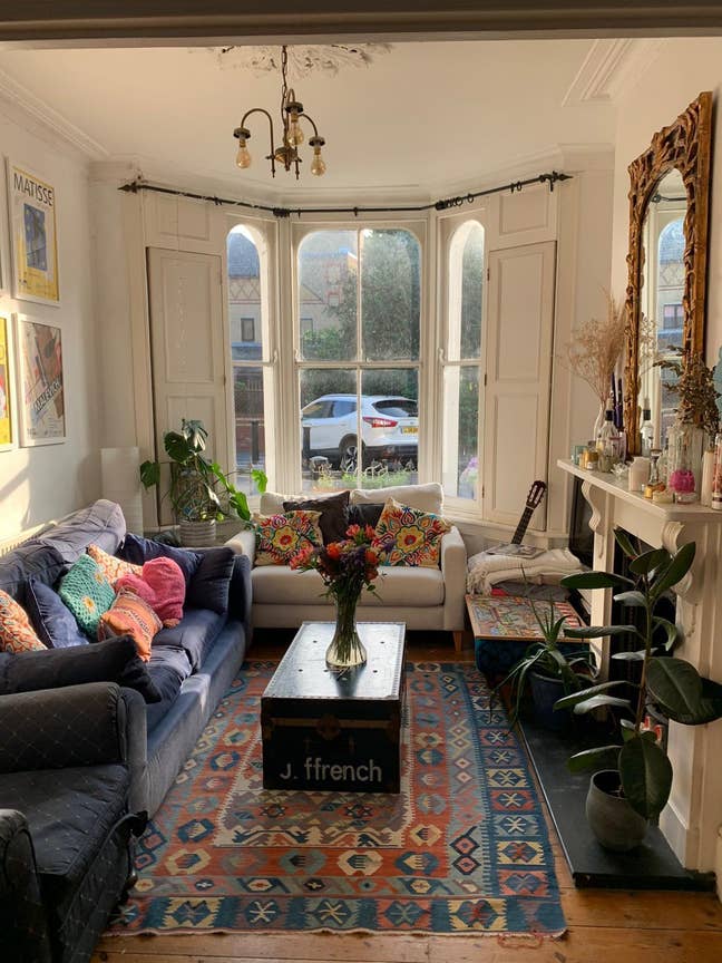 Sunny spare room in Bow/Mile End Main Photo