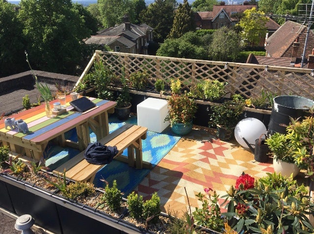 Spacious Top Floor Flat, Great Views, Bills inc Main Photo