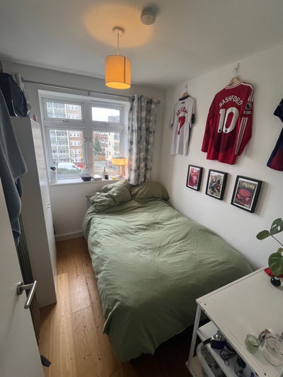 Small Double in Bethnal Green Main Photo