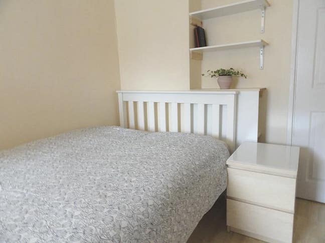 Room to let in 2-bed flat share  Main Photo