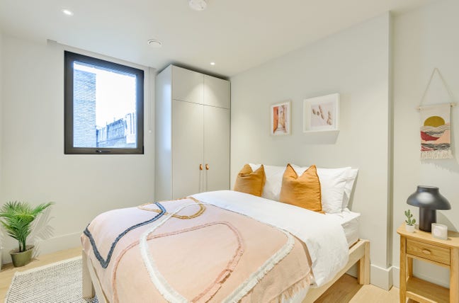 Double Room in the Heart of Camden Main Photo