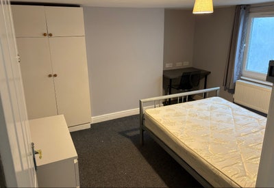 Large Room &pound;606 All Bills Inc, APR-JUL Main Photo