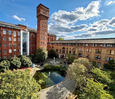 Private room for rent in Bow! Main Photo