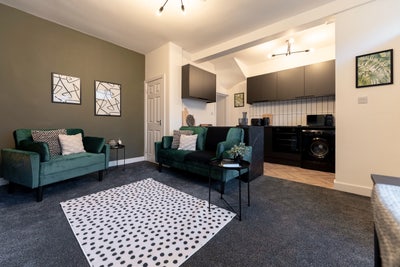 Brand New All Ensuite House Main Photo