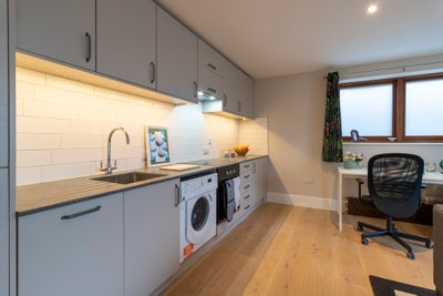 ✨ Large Luxury Studio Apartment – Furnished Main Photo