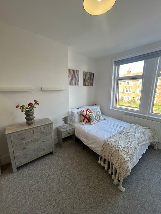 Compact Studio | All Bills Included | Parking Main Photo