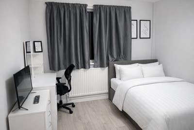 Gorgeous Double Room in Beckton - Ready To Move In Main Photo