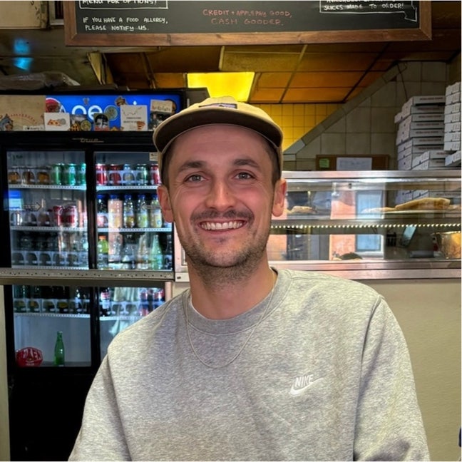 Looking for a room/ flatmates Main Photo