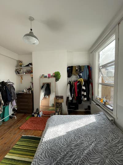 One spacious bright double room- Manor Park  Main Photo