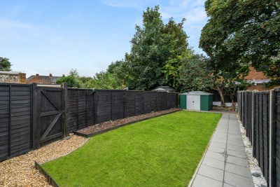 Beautiful Caversham Family Home Main Photo