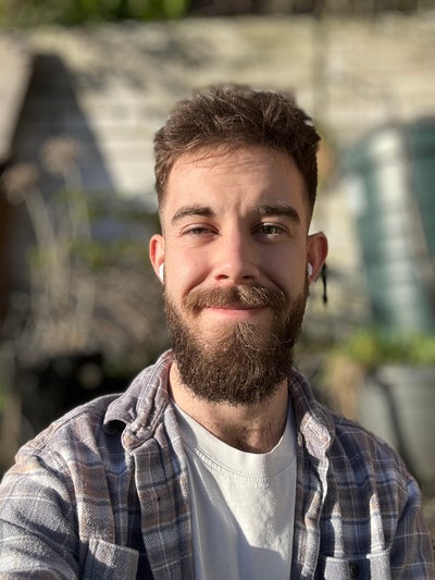 Looking for a room Main Photo