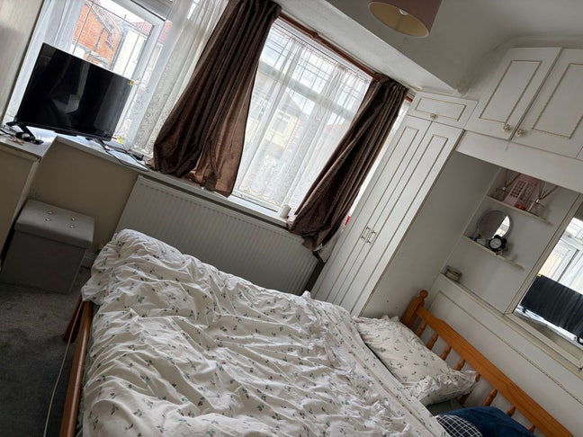 Beautiful double room available  Main Photo