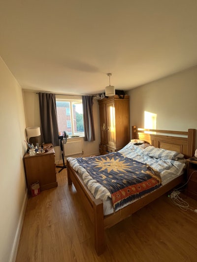 One room in sunny 2 bed flat - Hyde Park Main Photo