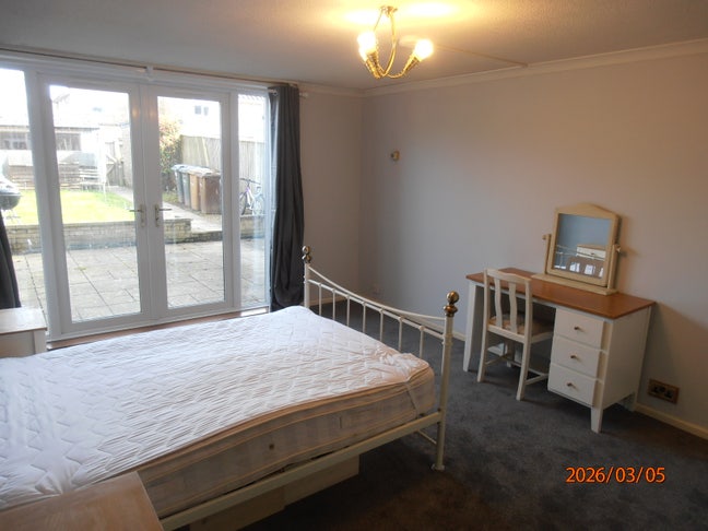 Massive double room No bills No fees  Main Photo