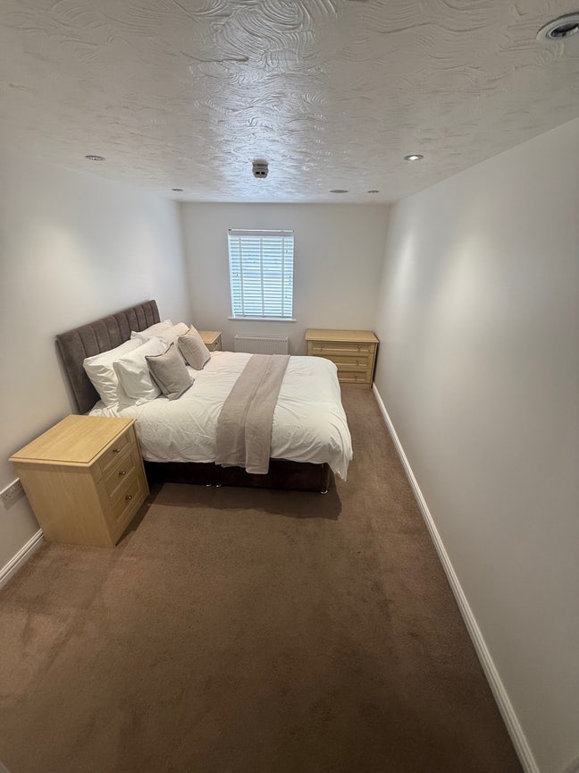 Lovely Large house to call home Main Photo