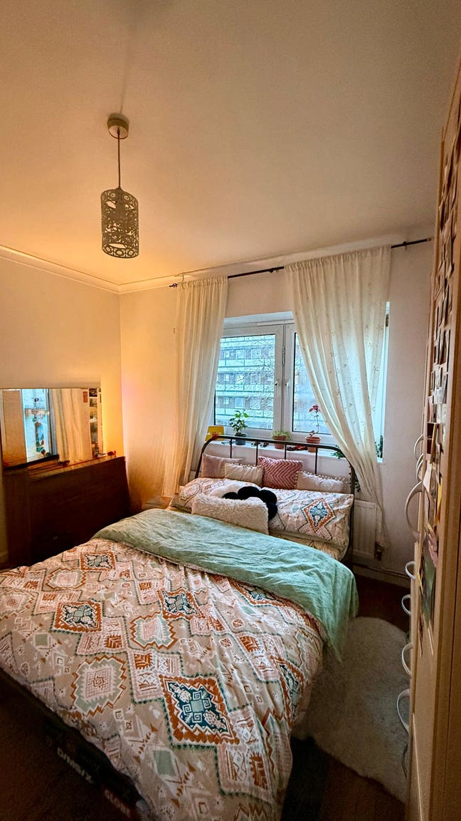 Double Room for female in zone 2 Deptford  Main Photo