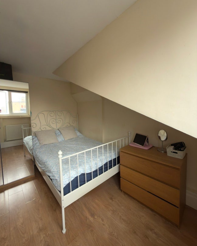 Double Bedroom in West Kensington | All bills inc Main Photo