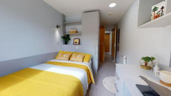 Ensuite - iQ Grove - Official Contract Transfer Main Photo