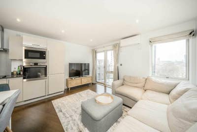 Best view flat in London-1 room available Main Photo