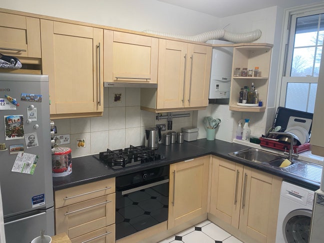 Single room available  Main Photo