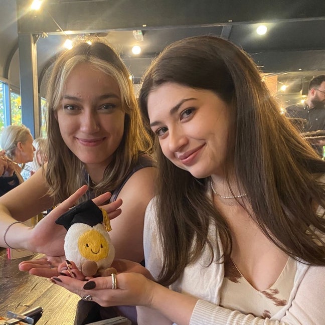 2 friendly Girls looking for rooms or buddy Ups!  Main Photo