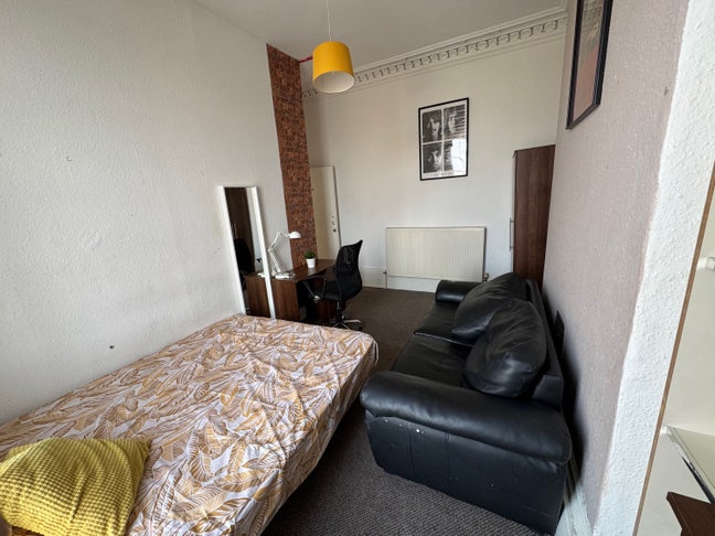 Georgian house big rooms furnished in city centre  Main Photo