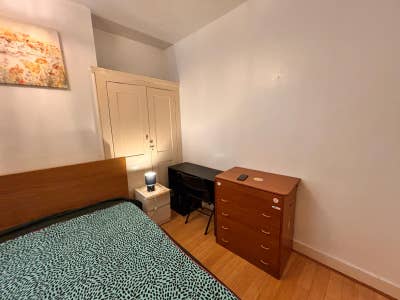 Single & double room to rent in East ham, E6 Main Photo