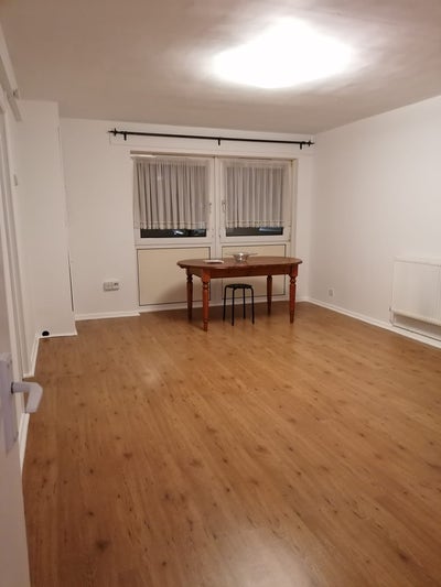 Flat in Tottenham  Main Photo