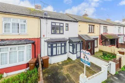 A Beautiful 3 Bed House for rent in Gillingham Main Photo