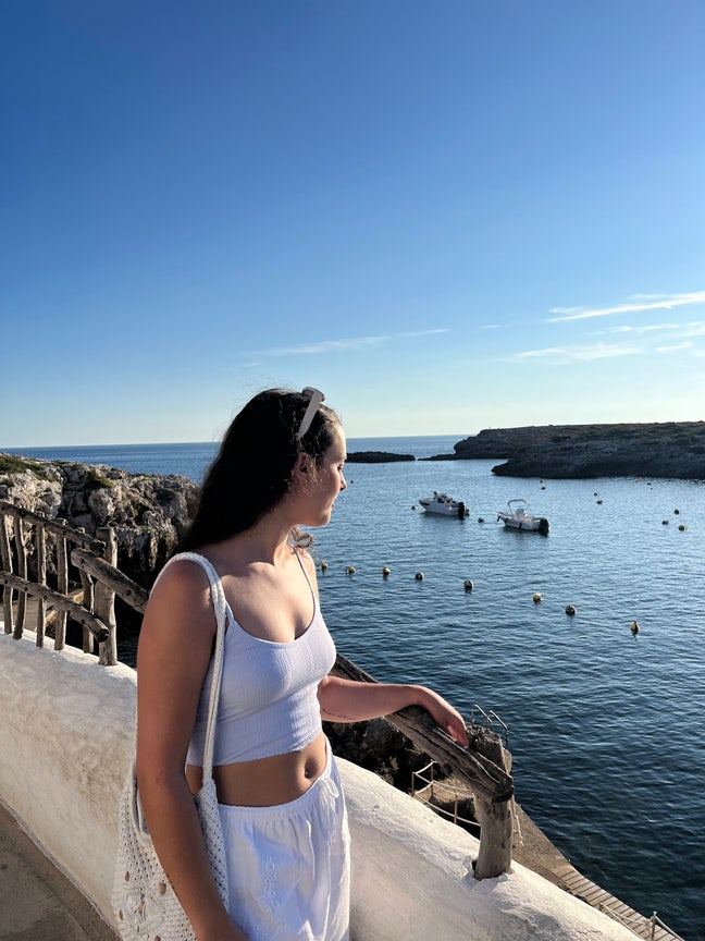 I’m moving down south in June for an intern... Main Photo