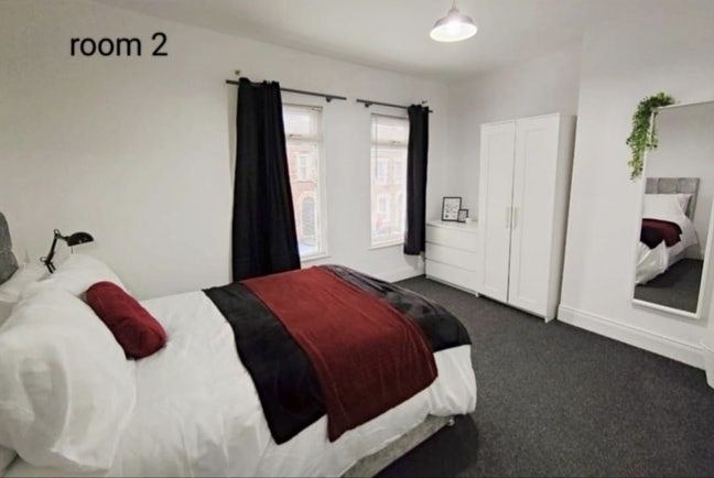 Double room on Donegall Avenue Main Photo