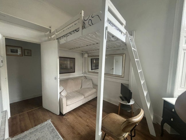 Paddington, Central!: wood floor, tall ceilings Main Photo