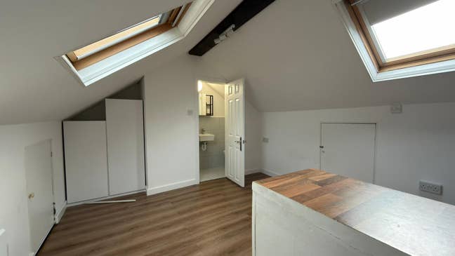 Self-Contained Spacious Studio Flat in Wembley - D Main Photo