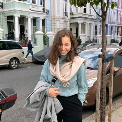 Hi, I'm Antonia, 24, a working professional l... Main Photo