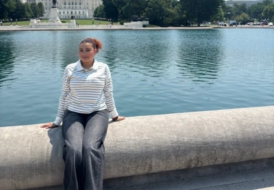 21, female student with cat! Main Photo