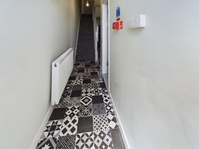 Large Room in Modern Wern Fawr Home Main Photo