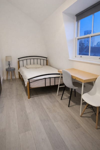 ⭐Zone 1 • Liverpool St • Brick Lane • Aldgate East Main Photo